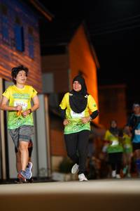 BIB: 50063
                            <button type="button" onclick="openModal(21743573)" class="btn btn-primary btn-sm float-right btn-popup" data-toggle="modal" data-target=".modal-high-quality">
                        <i class="fas fa-shopping-cart"></i> Add to Cart
                    </button>
                                            <button type="button" onclick="isThisMe(21743573, true)" class="btn btn-success btn-sm float-right btn-popup btn-isme hidden" data-toggle="tooltip" data-placement="bottom" title="นี่คือรูปของคุณใช่ไหม คลิกที่นี่เพื่อเอาเข้าอัลบั้ม">
                        <i class="fas fa-plus"></i> Add to album
                    </button>
                    <button type="button" onclick="isThisMe(21743573, false)" class="btn btn-warning btn-sm float-right btn-popup btn-isnotme hidden">
                        <i class="fas fa-ban"></i> Remove from album
                    </button>